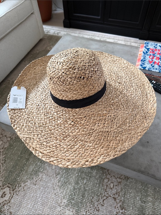 Roxy Accessories - Roxy Wide-Brim Straw Sun Hat with Black Band
